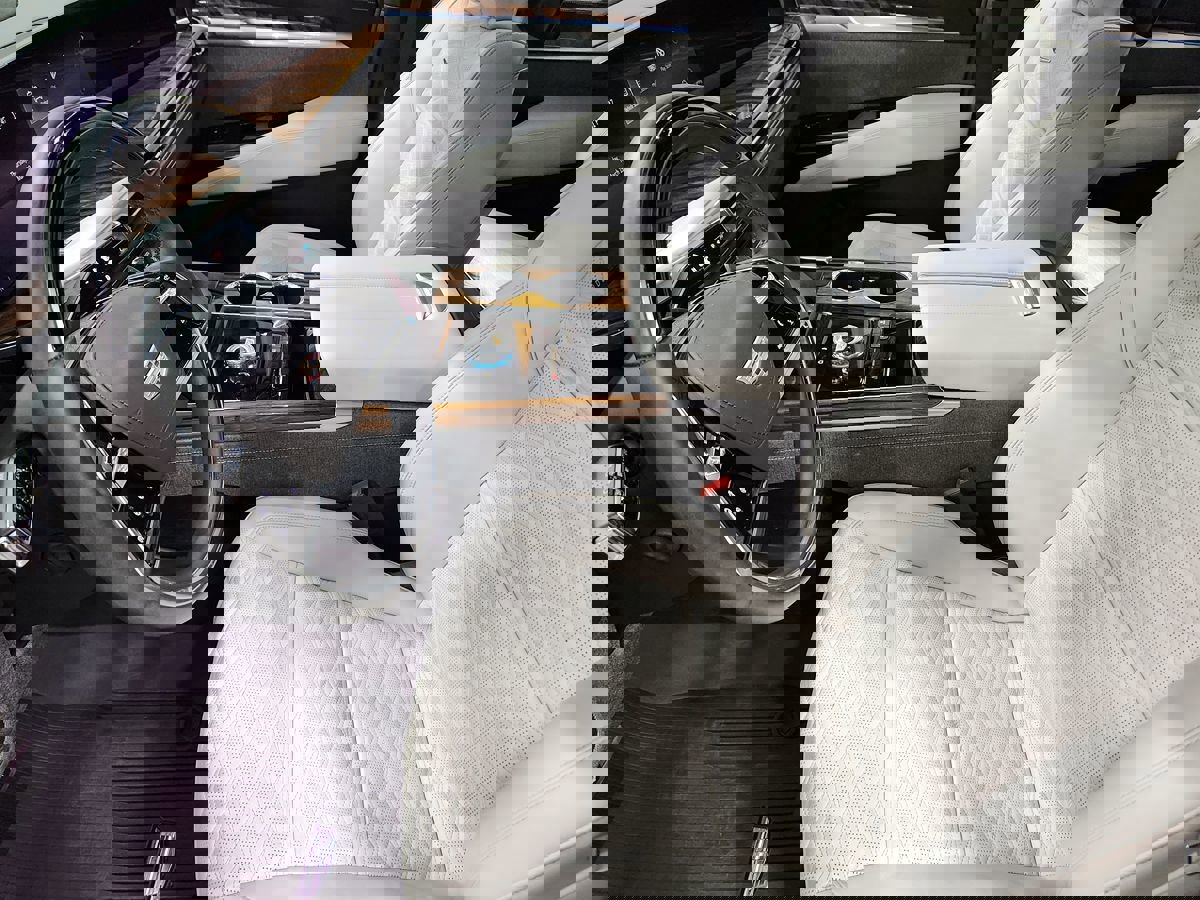 Used 2025 Cadillac Escalade ESV Sport Platinum image 31