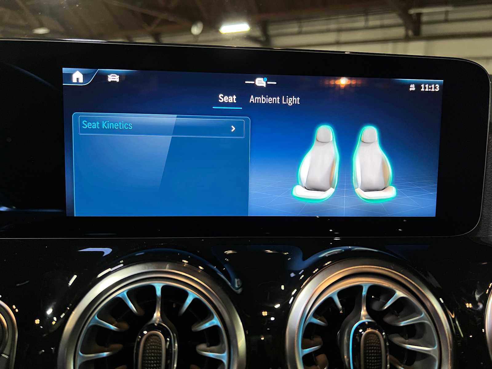 Used 2025 Mercedes-Benz GLA 250 4MATIC image 35