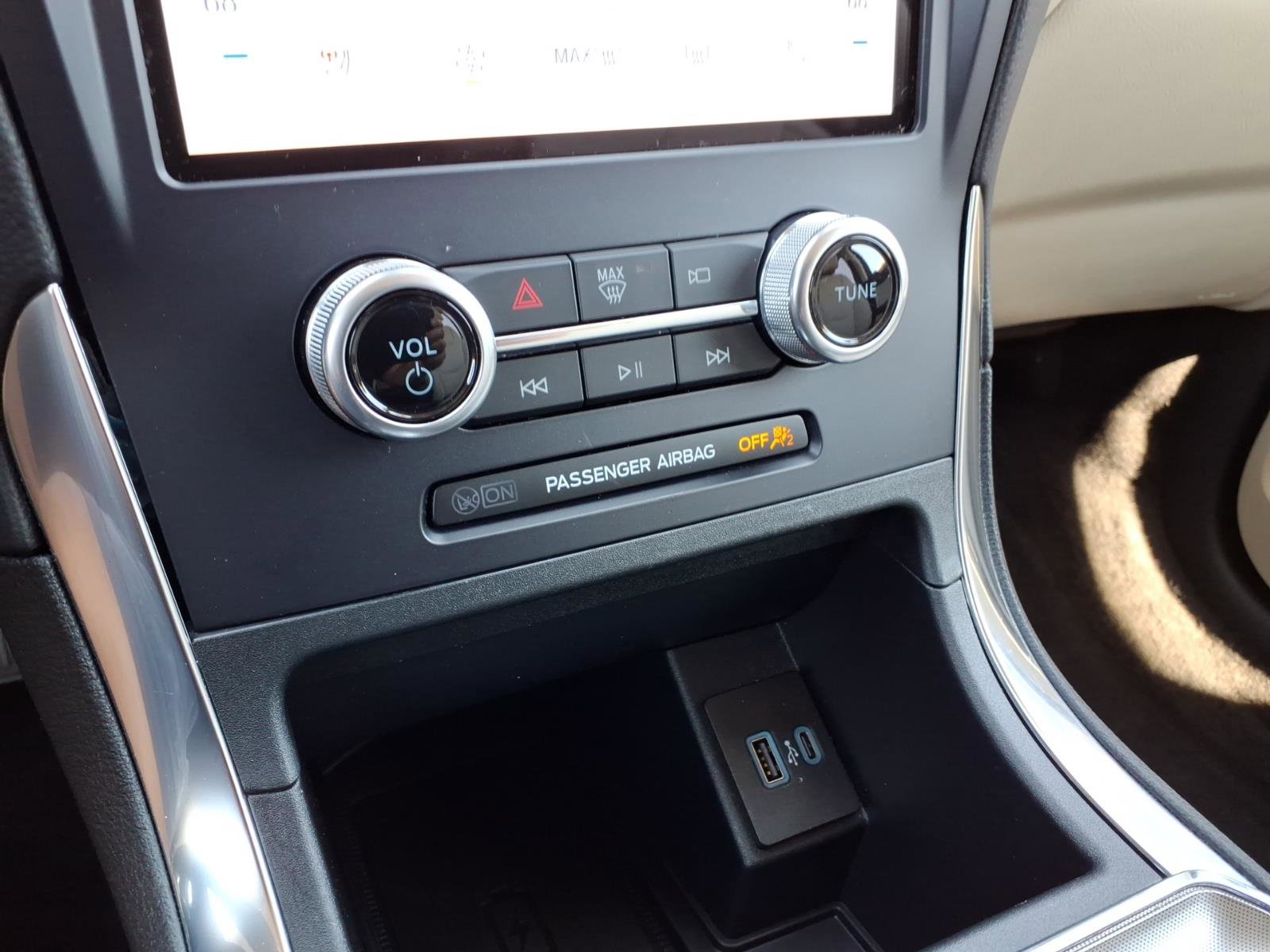 Used 2023 Ford Edge Titanium w/ Class II Trailer Tow Package AWD/4WD image 20