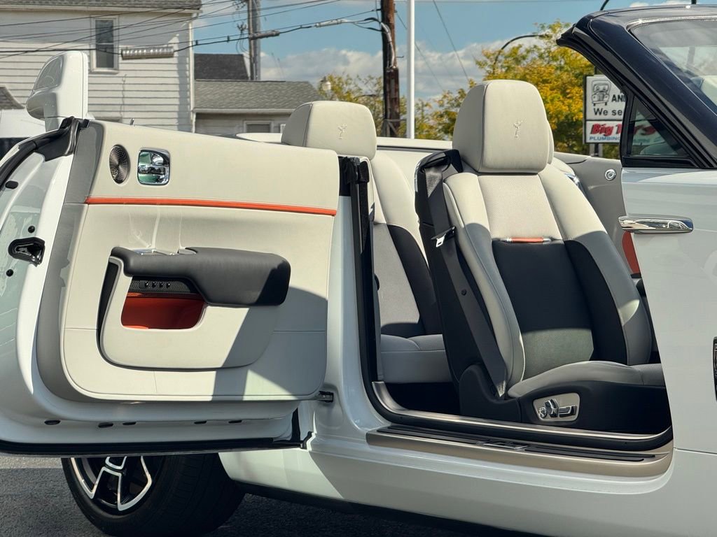 Used 2018 Rolls-Royce Dawn image 60