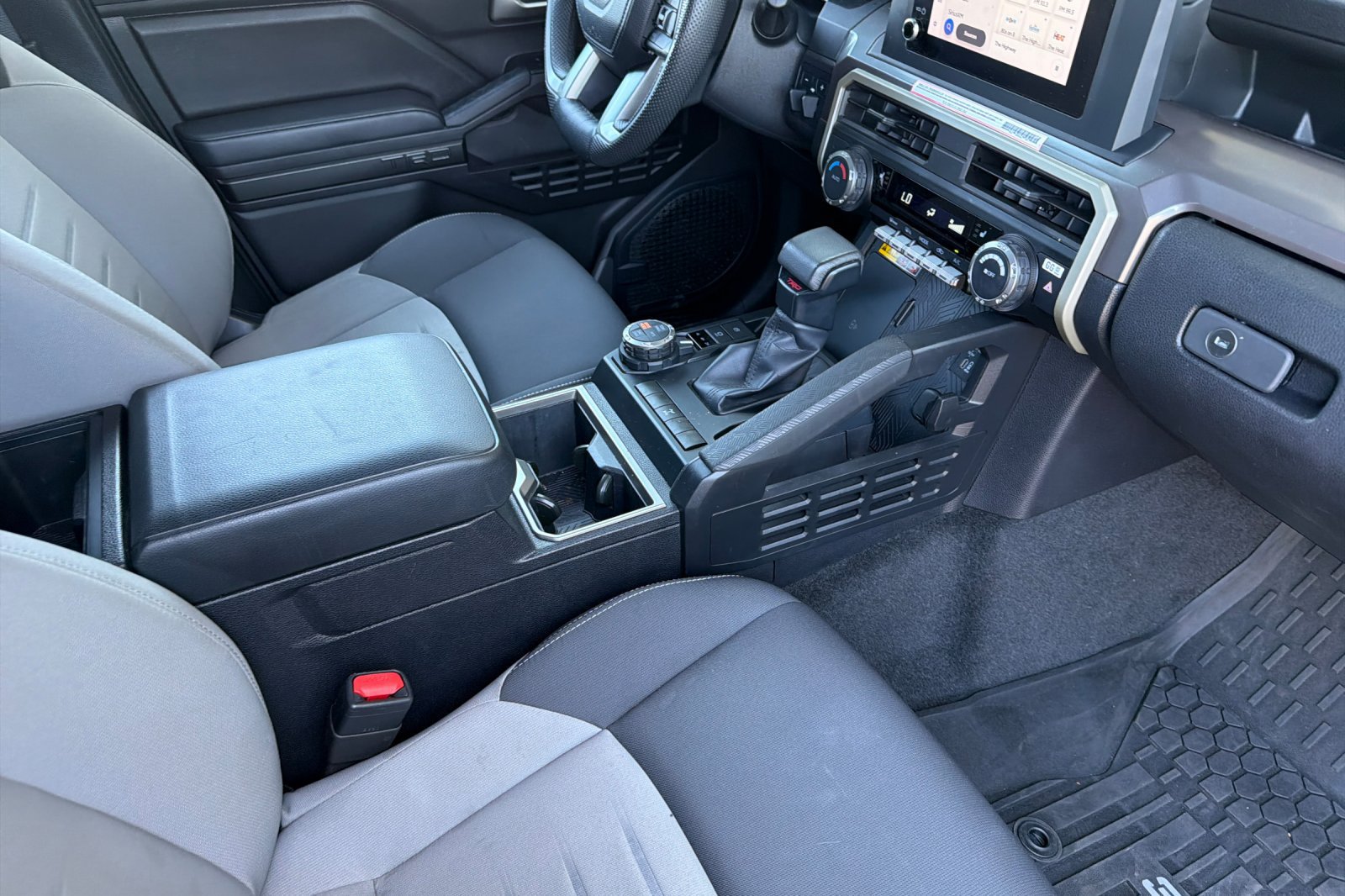 Used 2024 Toyota Tacoma TRD Off-Road w/ TRD Off Road Upgrade Package AWD/4WD image 19
