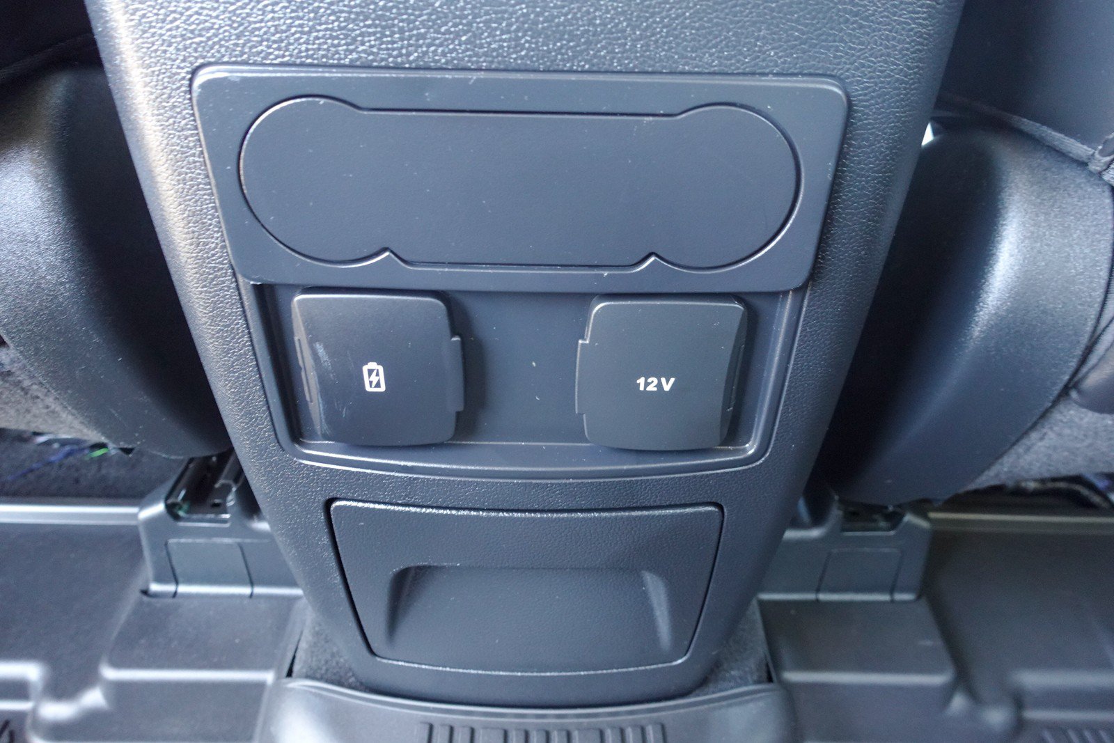 Used 2023 Ford Explorer XLT w/ Equipment Group 202A AWD/4WD image 27