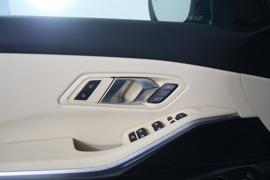 New 2026 BMW 330i Sedan w/ Premium Package RWD image 8