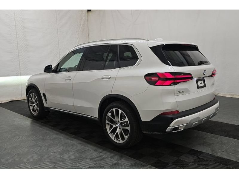 Used 2026 BMW X5 xDrive40i w/ Climate Comfort Package AWD/4WD image 4