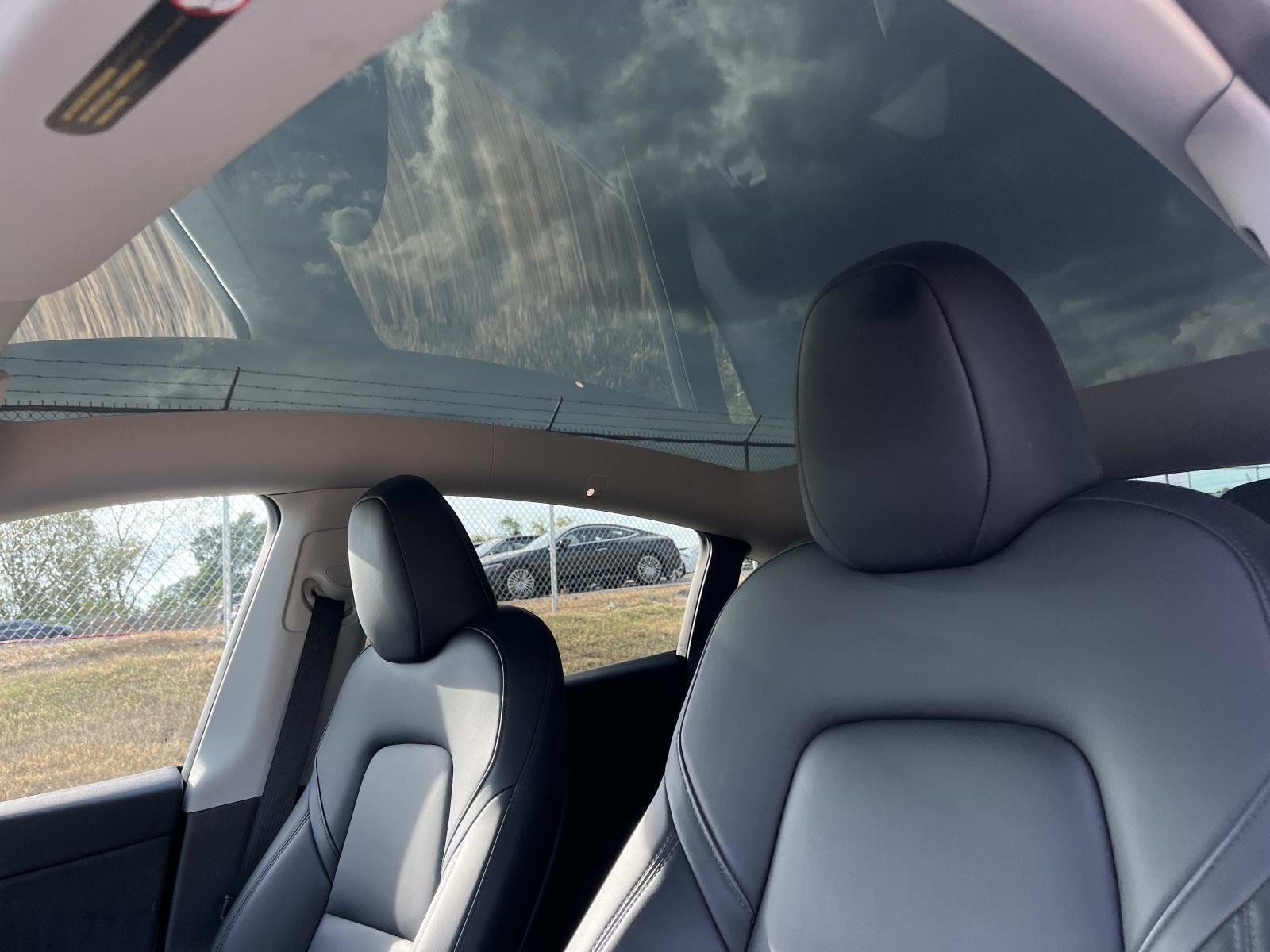 Used 2023 Tesla Model Y Long Range AWD/4WD image 30