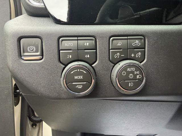 New 2026 Chevrolet Silverado 1500 RST w/ Dark Appearance Package AWD/4WD image 13