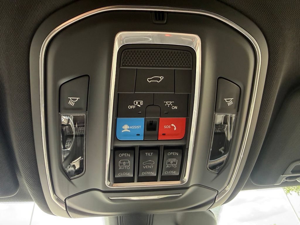 New 2026 Jeep Grand Cherokee Limited AWD/4WD image 32