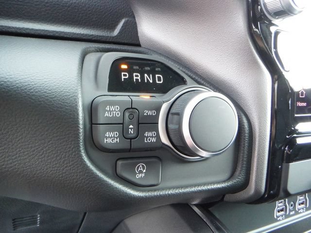 New 2026 RAM 1500 4x4 Crew Cab image 30