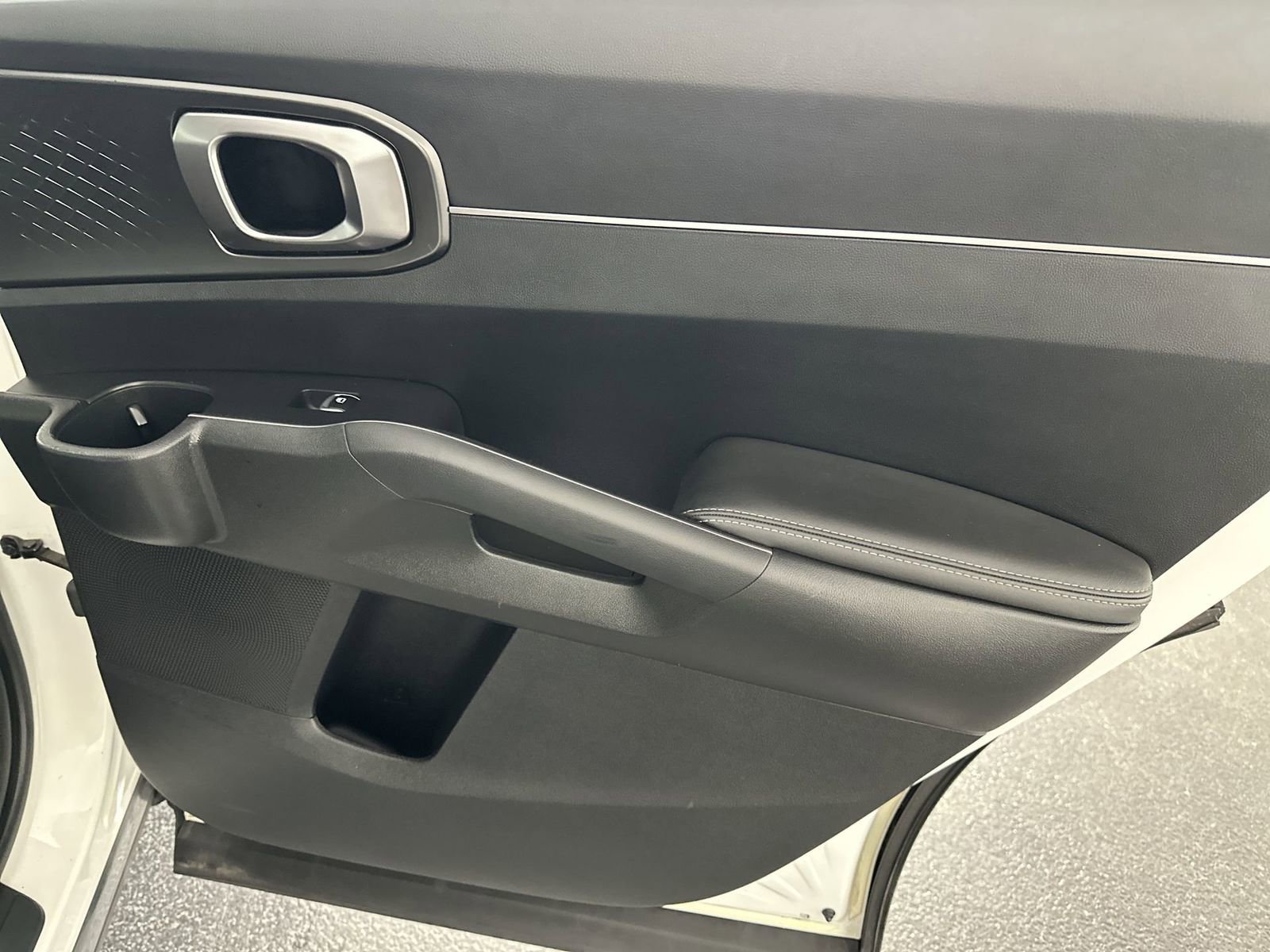 Used 2022 Kia Sorento S image 31