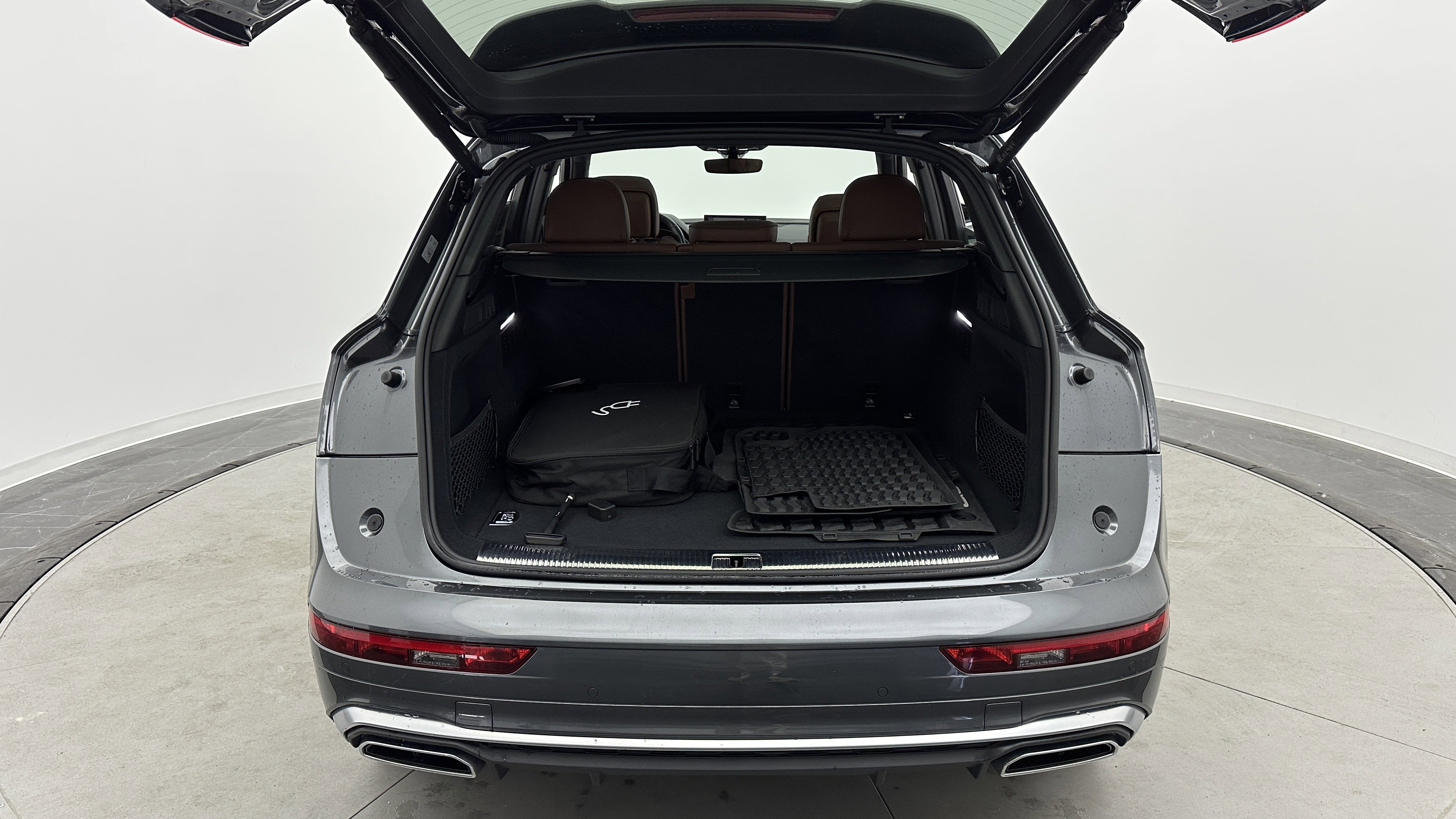 Used 2022 Audi Q5 e Premium Plus w/ Premium Plus Package image 32