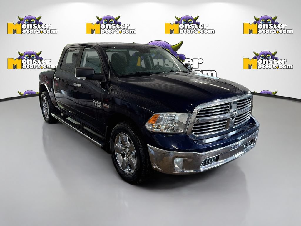 Used 2017 RAM 1500 Classic SLT w/ SLT Plus D←cor Group AWD/4WD image 3