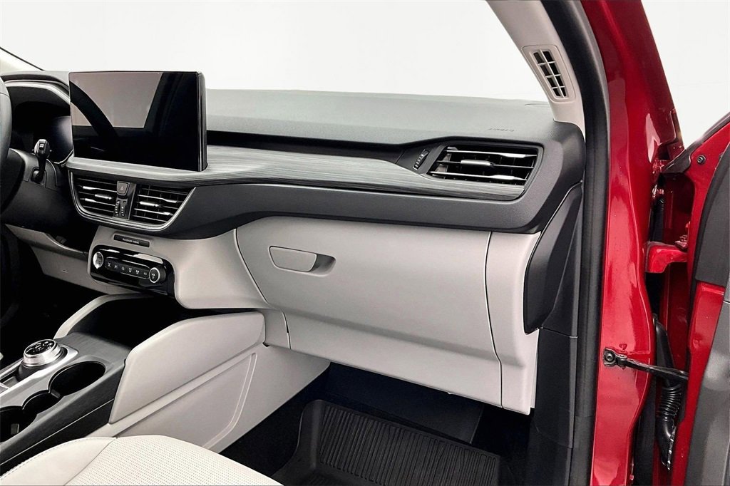 Used 2023 Ford Escape Platinum image 17