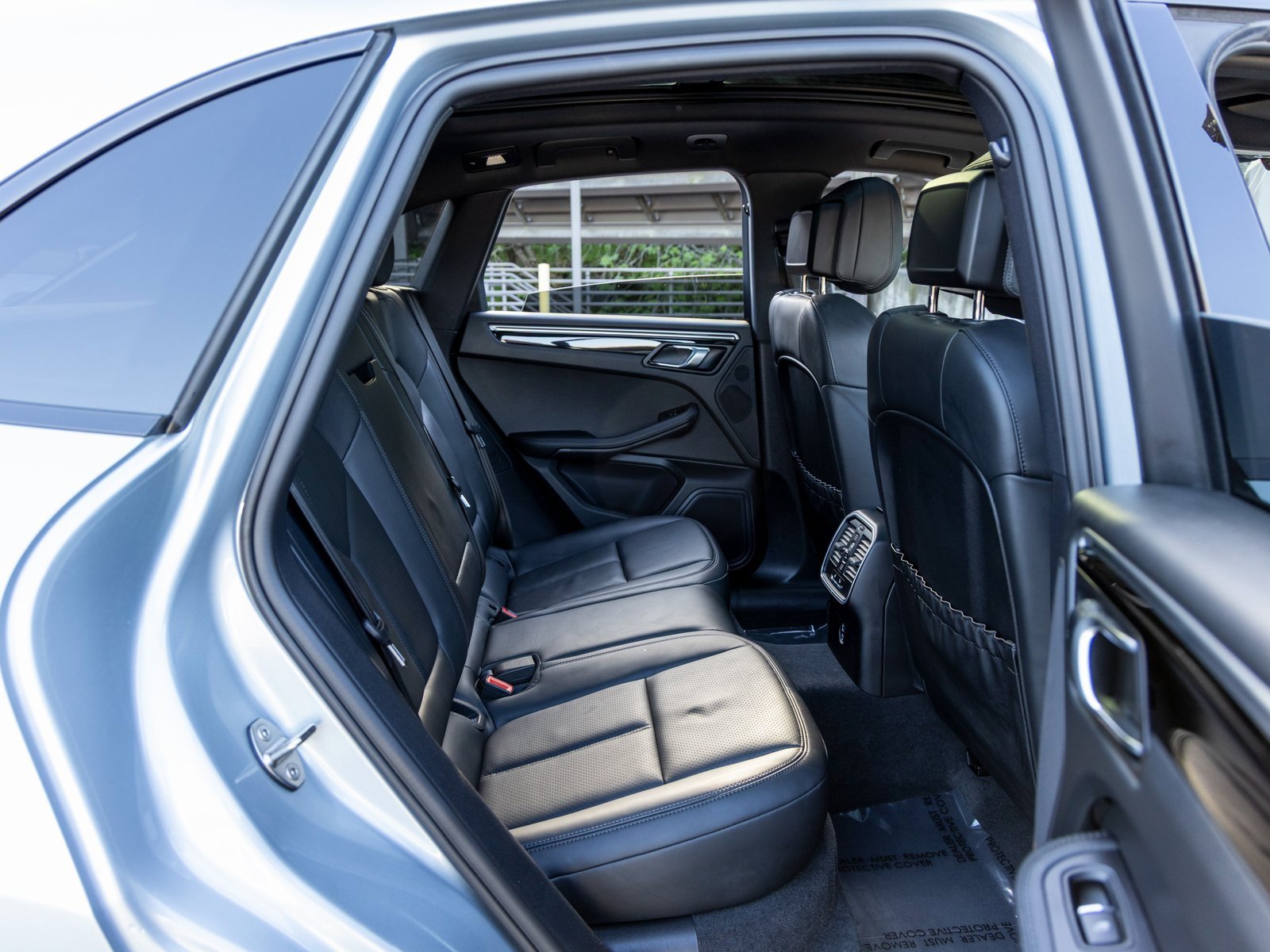 Certified 2023 Porsche Macan image 47