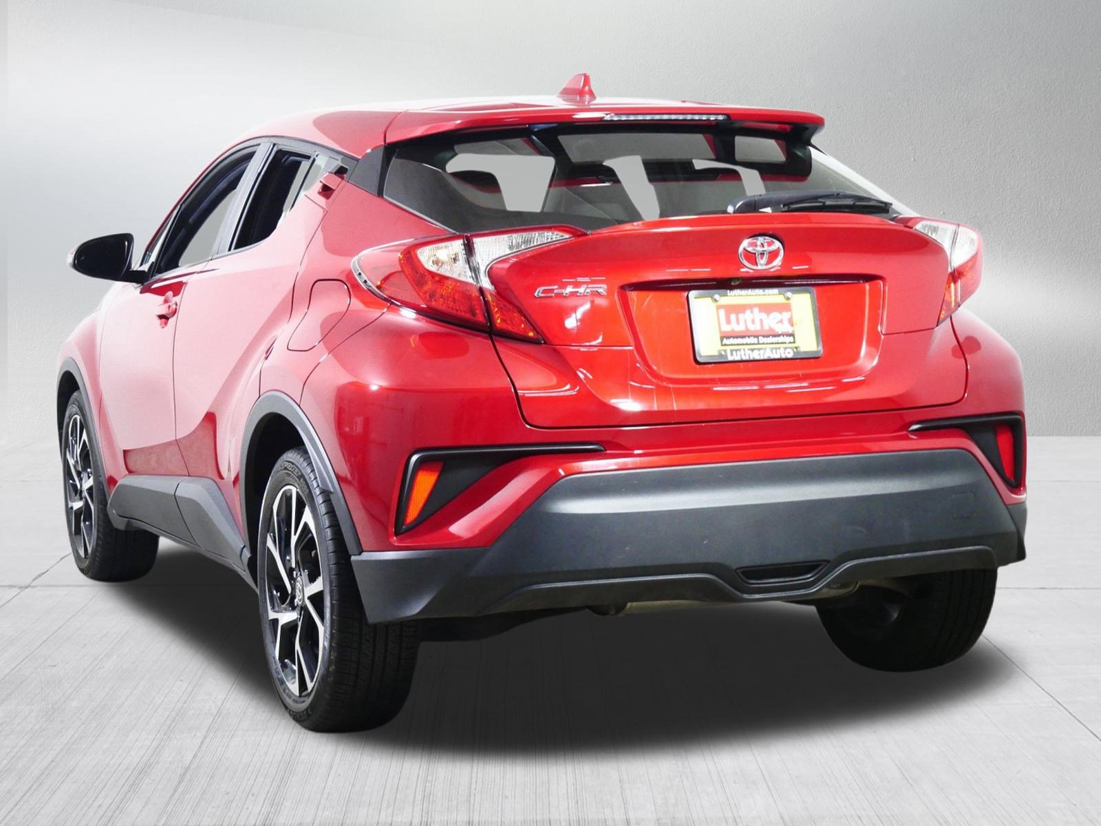 Used 2020 Toyota C-HR XLE FWD image 5