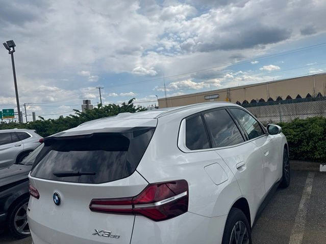 Certified 2025 BMW X3 xDrive30 AWD/4WD image 8