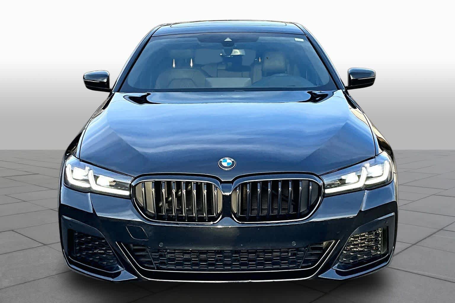 Used 2022 BMW 540i w/ M Sport Package RWD image 3
