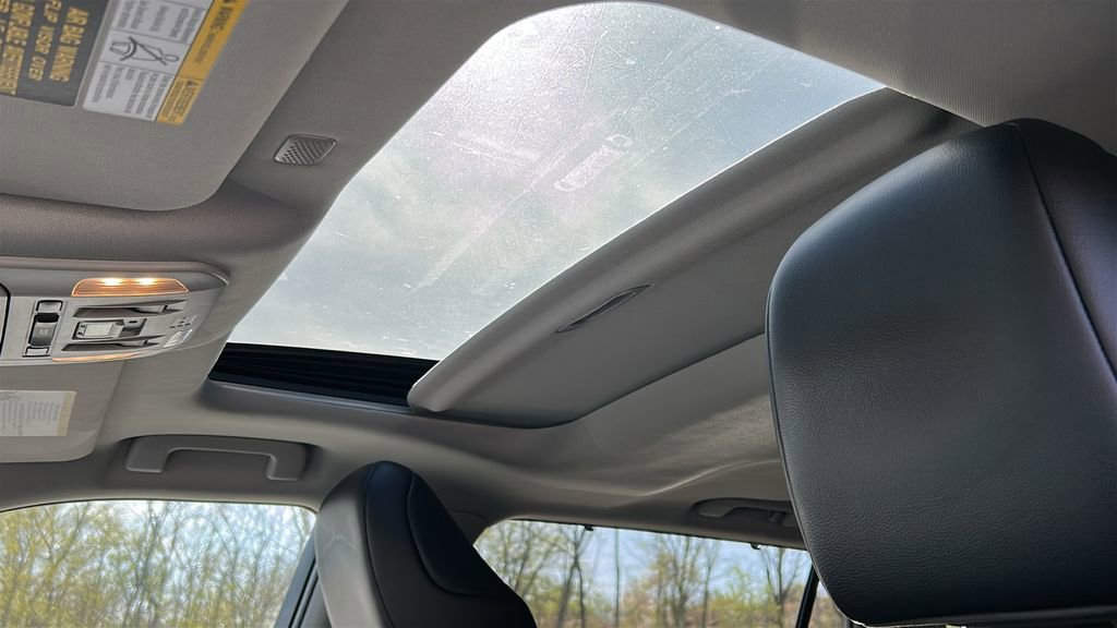 Used 2021 Toyota Highlander XLE AWD/4WD image 22