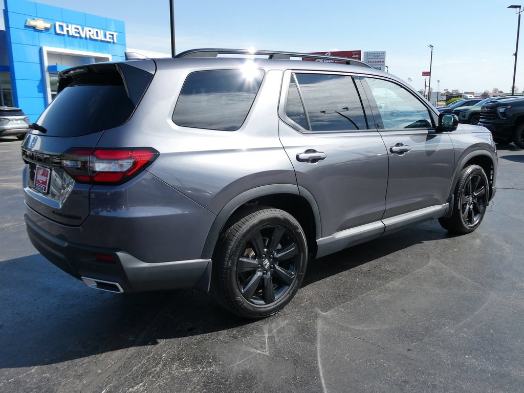 Used 2025 Honda Pilot Black Edition image 5