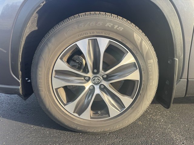 Certified 2022 Toyota Highlander XLE image 12