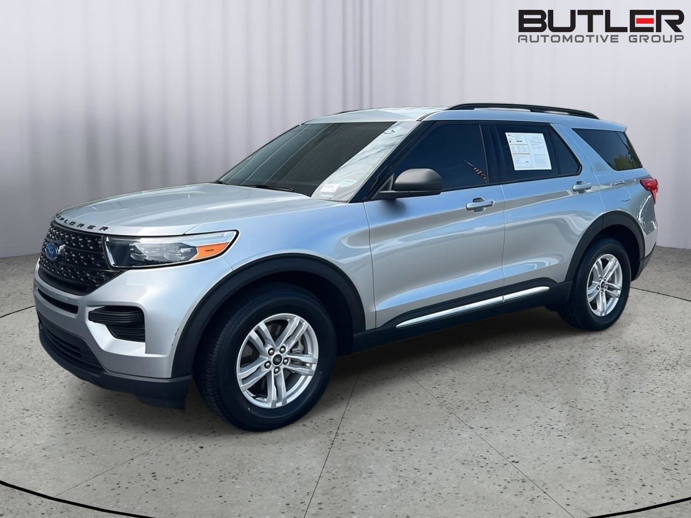 Certified 2024 Ford Explorer XLT RWD image 2