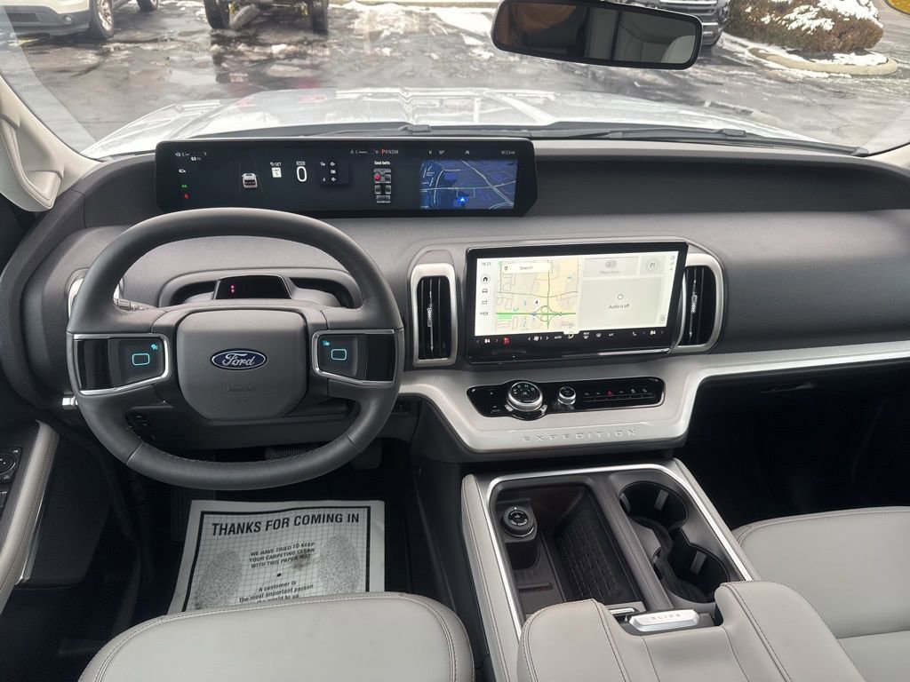 Used 2025 Ford Expedition Active image 15