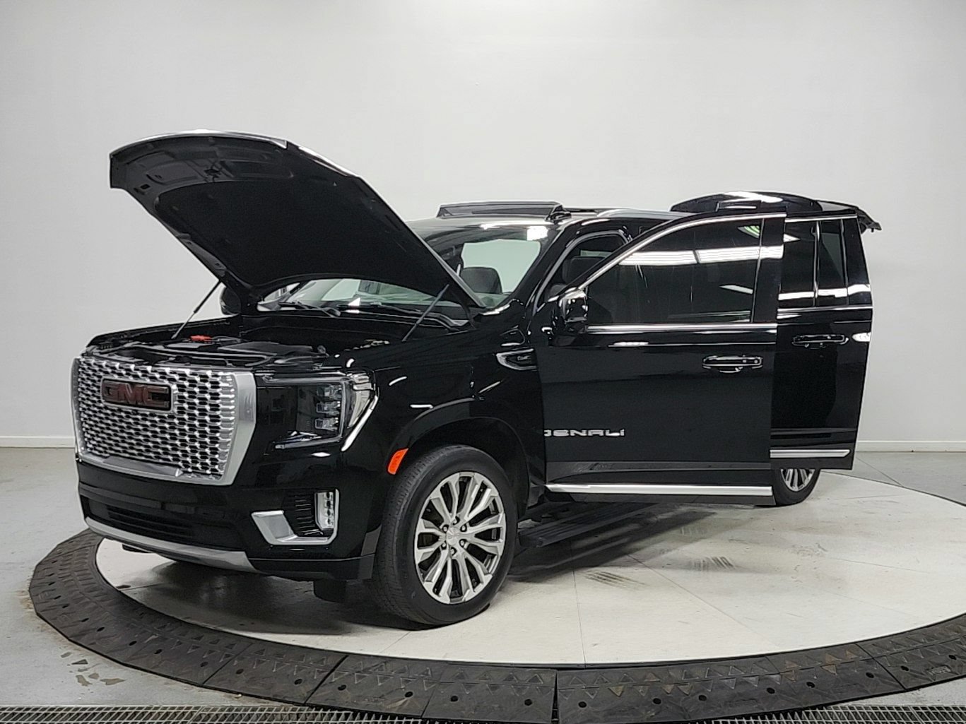 Used 2021 GMC Yukon XL Denali AWD/4WD image 11