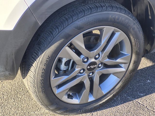 Used 2023 Kia Seltos LX image 7