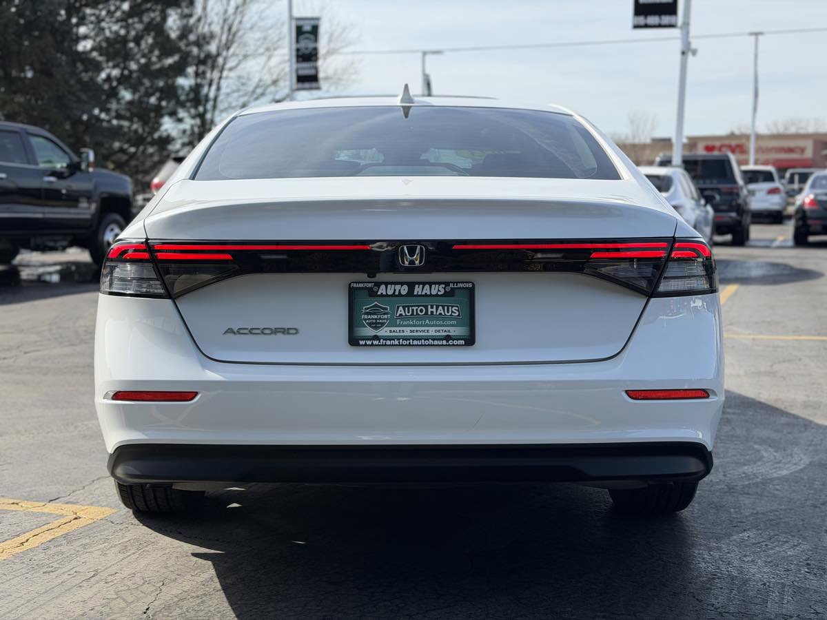 Used 2023 Honda Accord EX image 10
