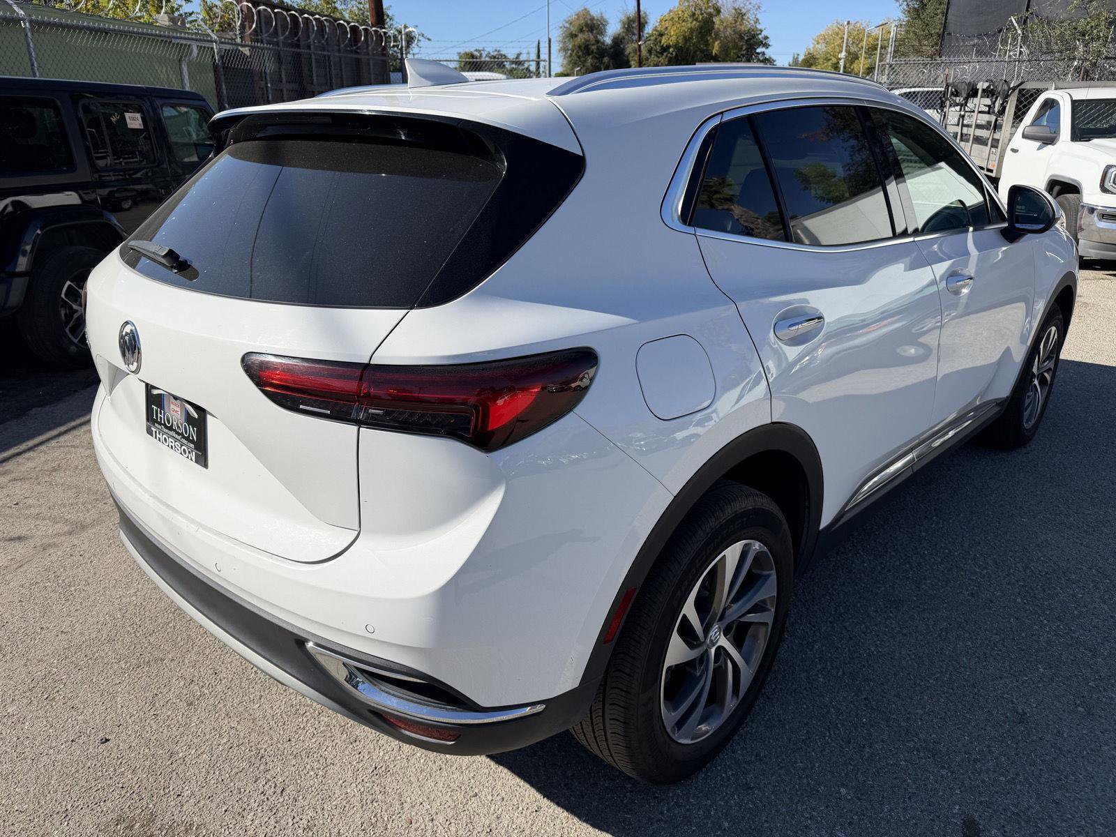 Used 2023 Buick Envision Essence image 3