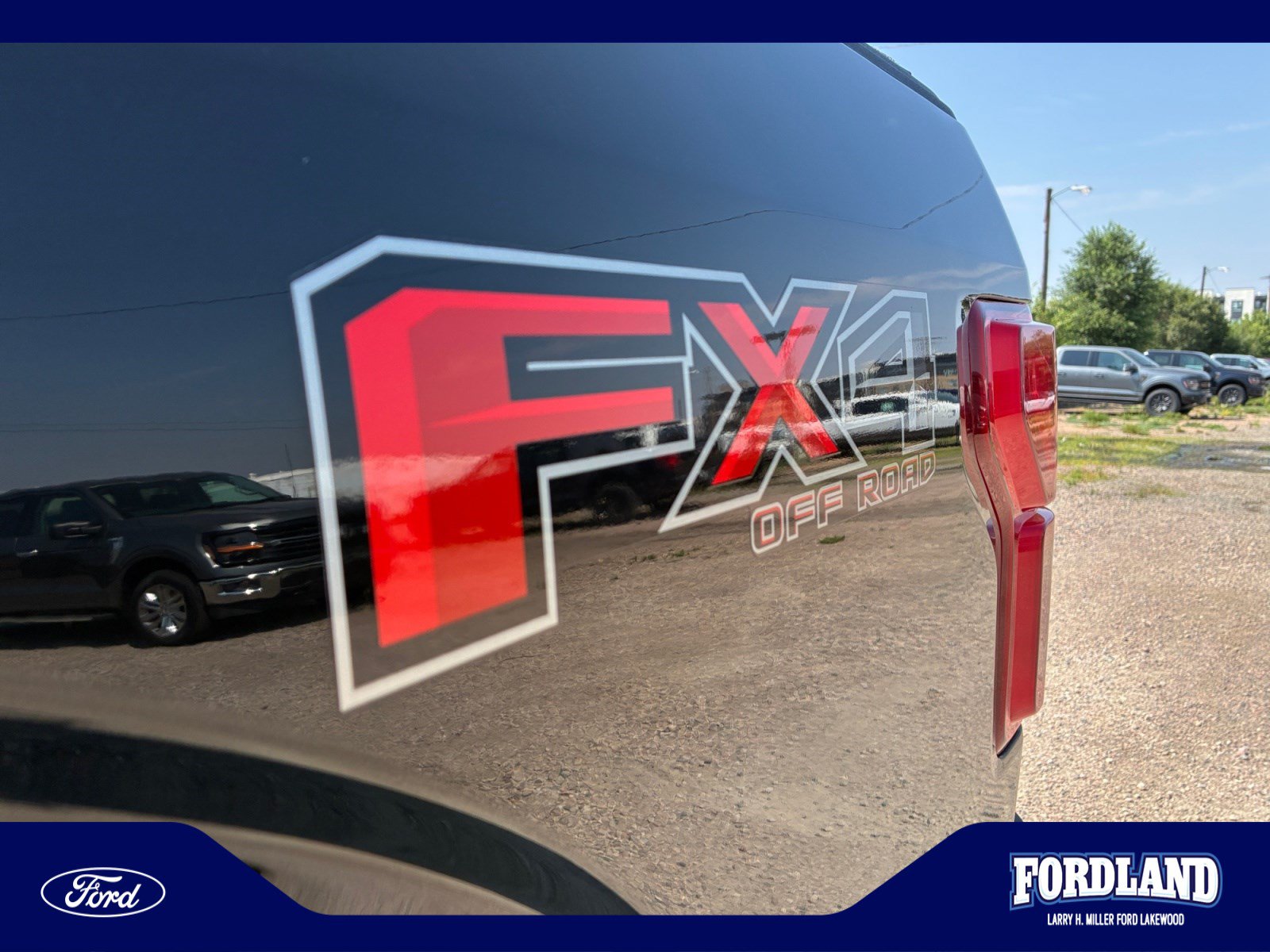 Used 2018 Ford F150 Lariat w/ Equipment Group 502A Luxury AWD/4WD image 24