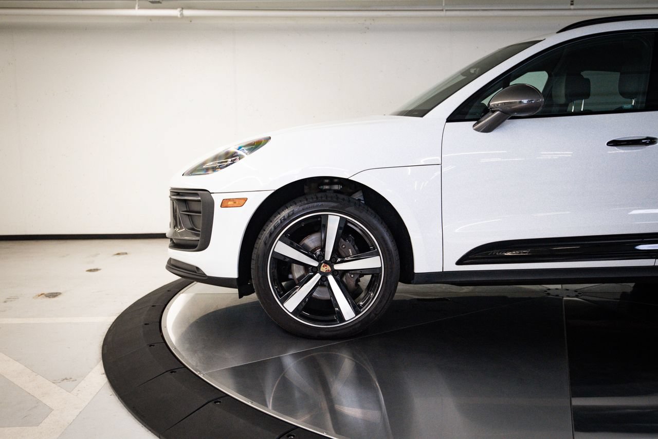 Certified 2023 Porsche Macan Turbo AWD/4WD image 11