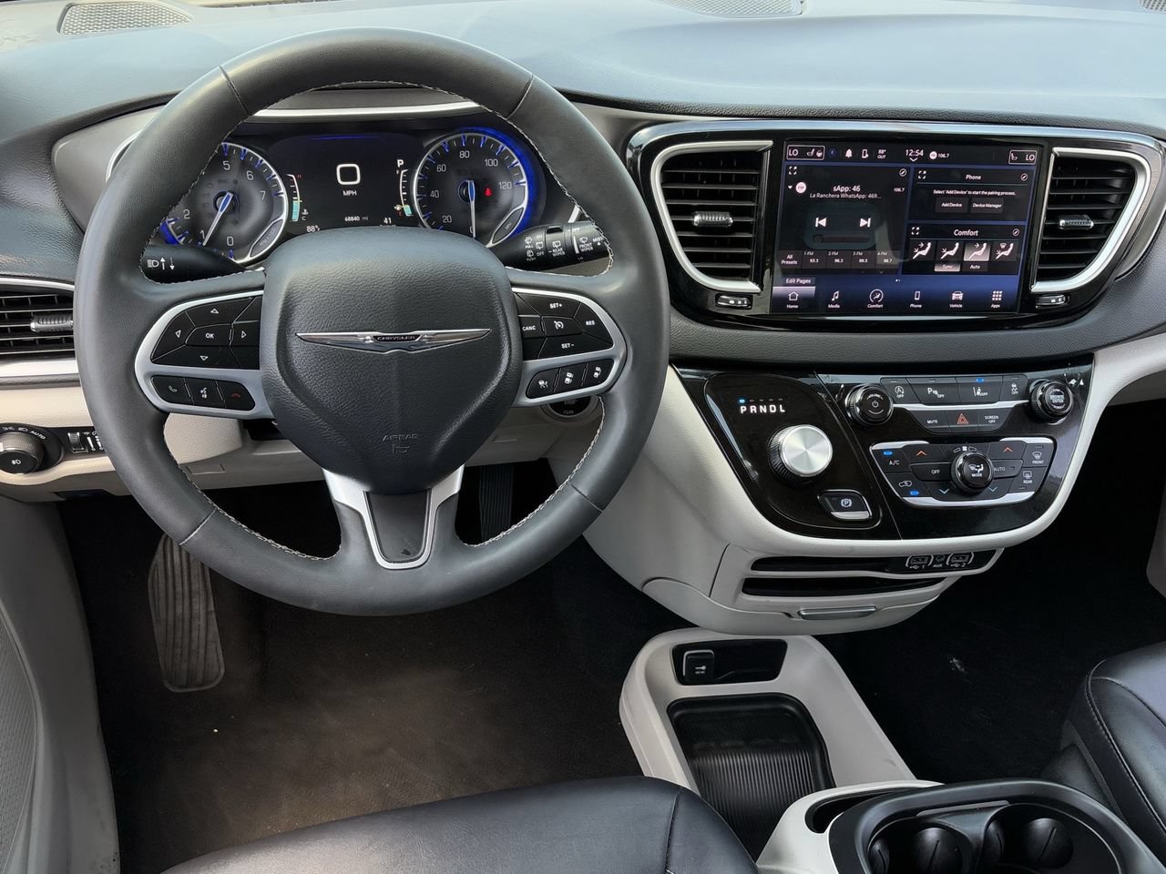 Used 2024 Chrysler Pacifica Touring-L FWD image 12