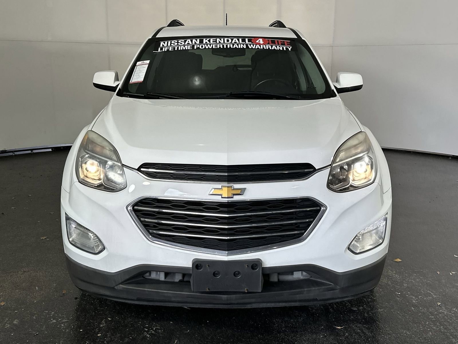 Used 2017 Chevrolet Equinox LT w/ Convenience Package FWD image 3