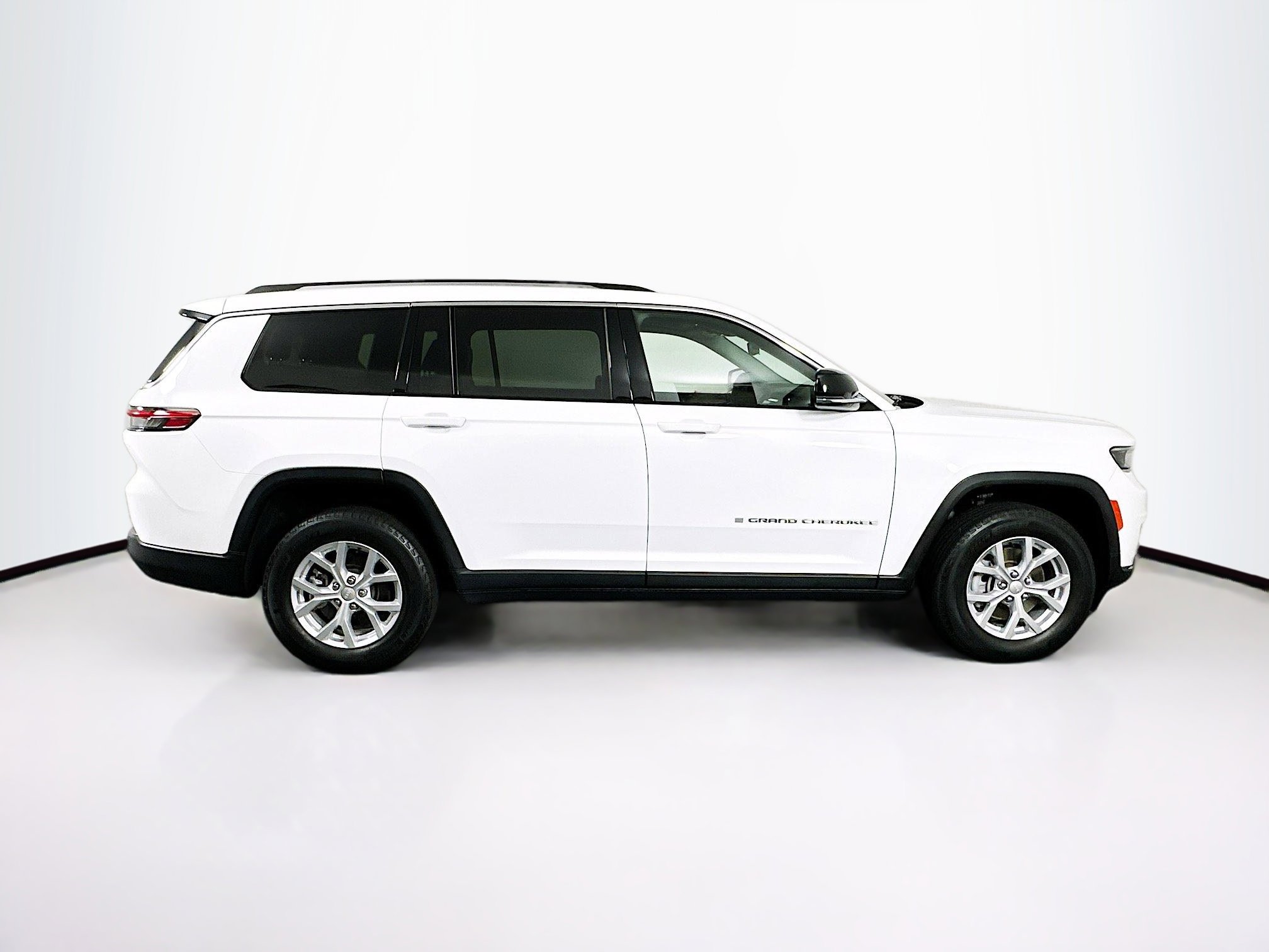Used 2023 Jeep Grand Cherokee L Limited AWD/4WD image 10