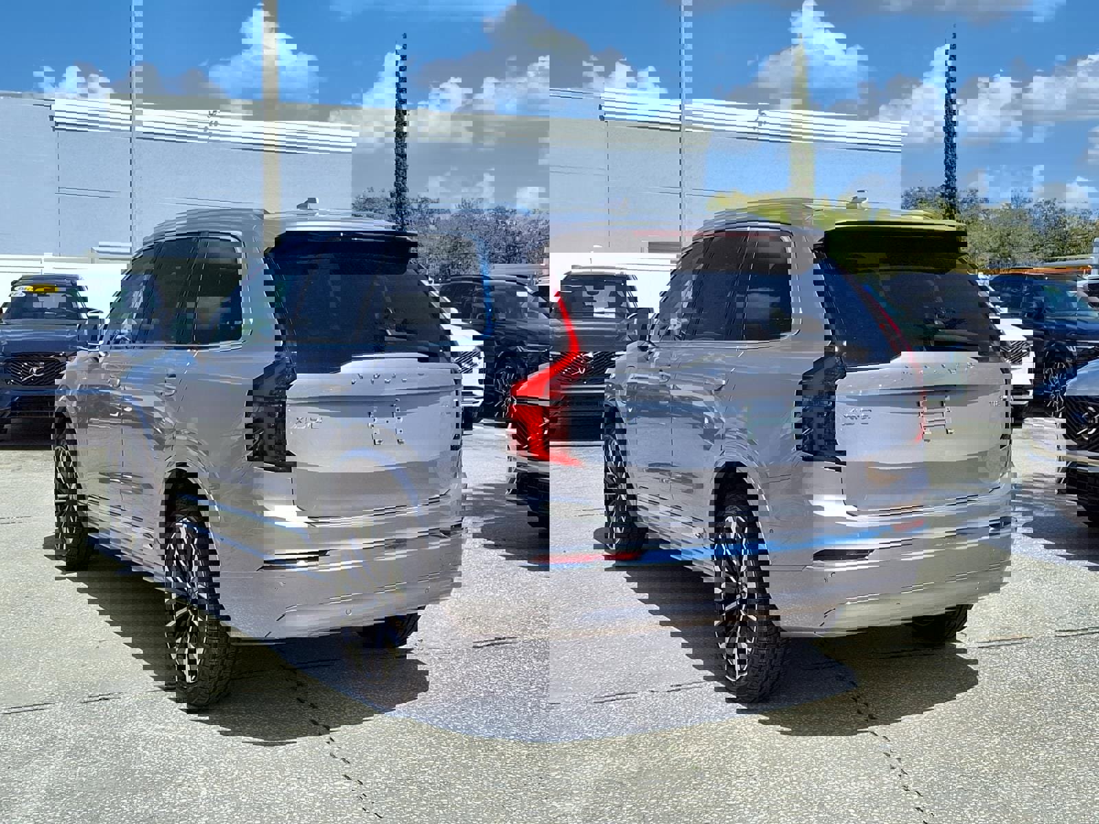 New 2026 Volvo XC90 T8 Ultra w/ Lounge Package image 5