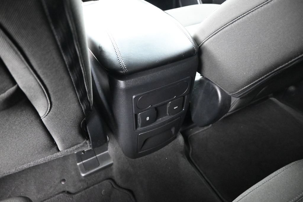 Certified 2023 Ford Explorer XLT RWD image 25