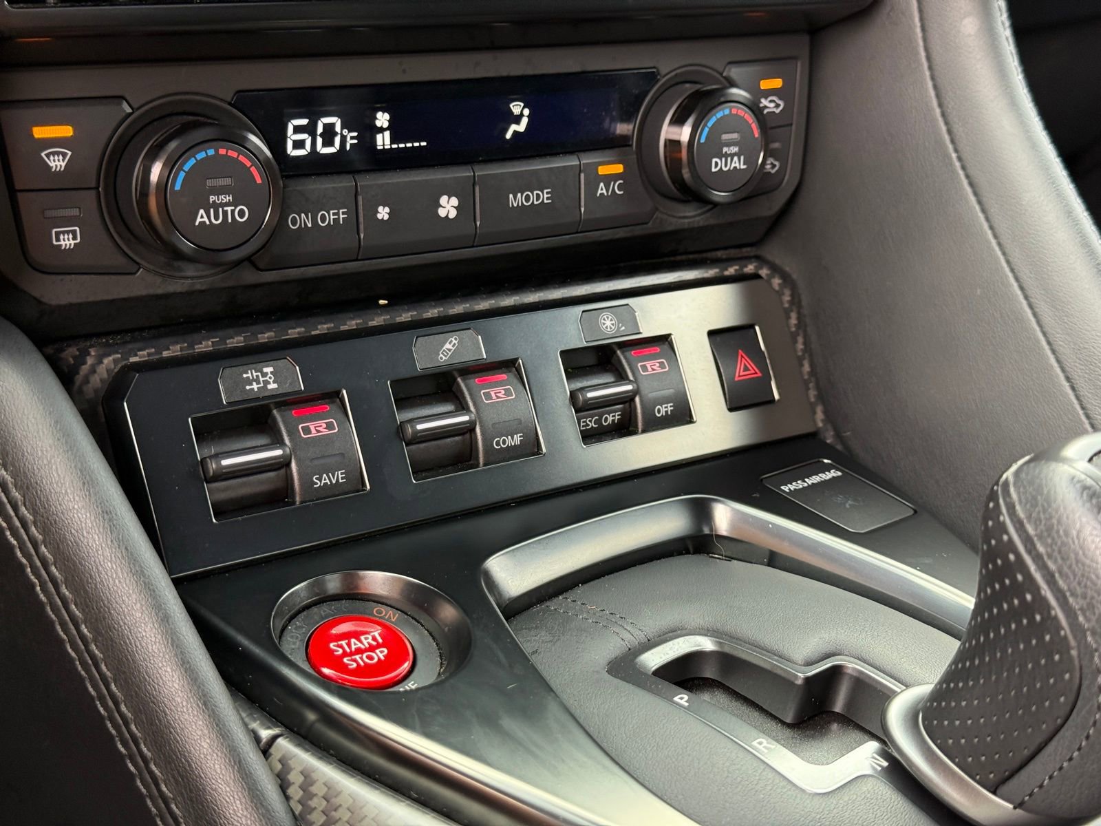 Used 2023 Nissan GT-R Premium w/ Floor Mat Package image 33