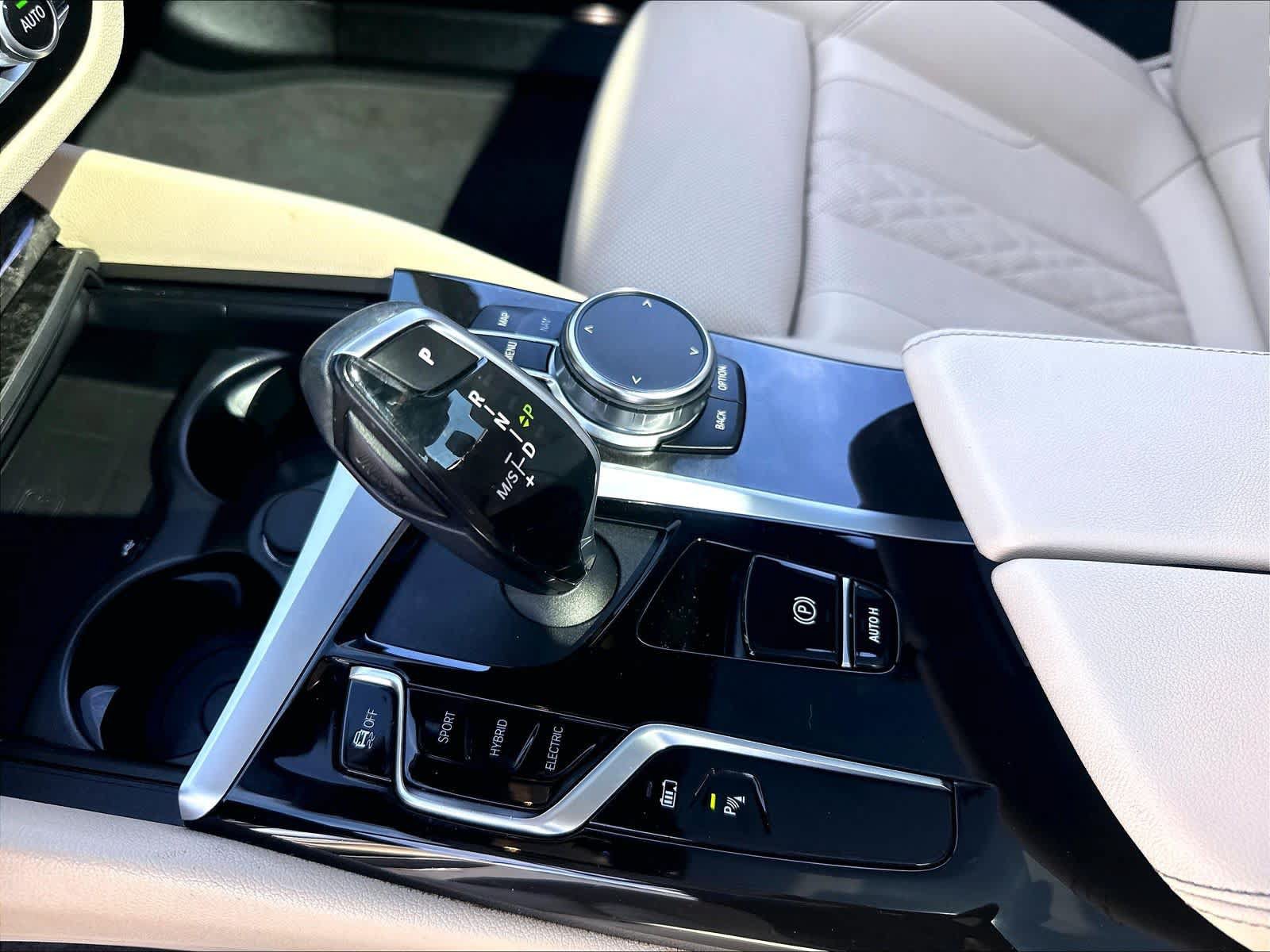 Used 2023 BMW 530e w/ Convenience Package RWD image 21