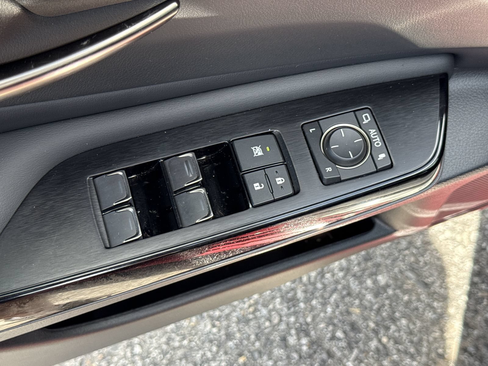 Used 2024 Lexus ES 350 F Sport w/ Accessory Package (Z2) FWD image 15