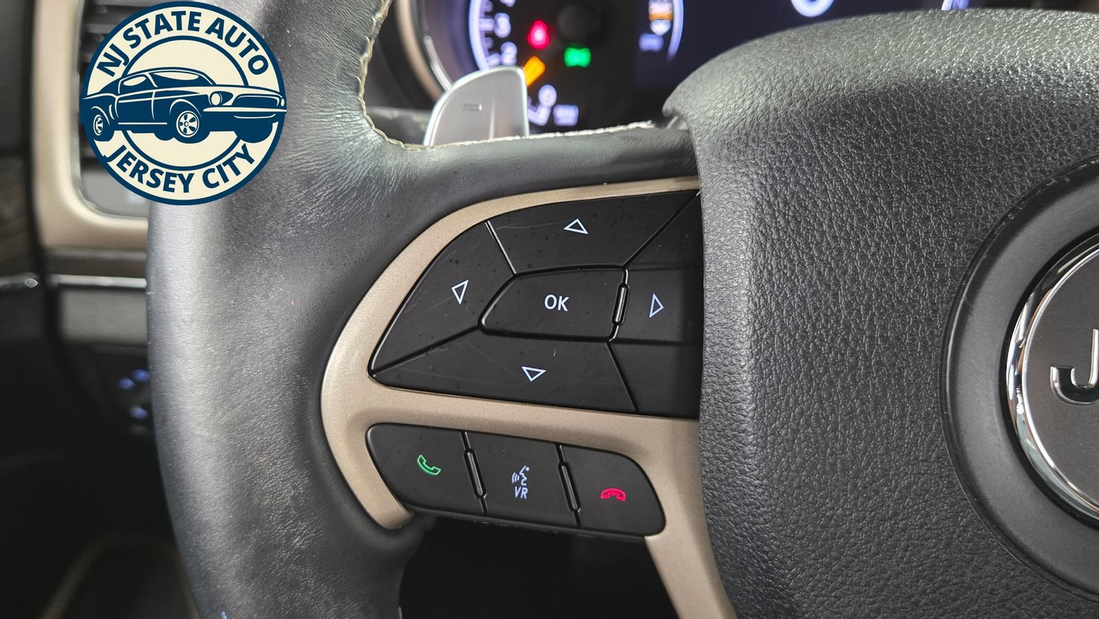 Used 2017 Jeep Grand Cherokee Overland AWD/4WD image 13