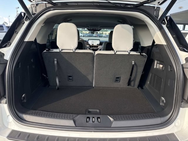 New 2026 Ford Explorer Active w/ Active Comfort Package RWD image 13