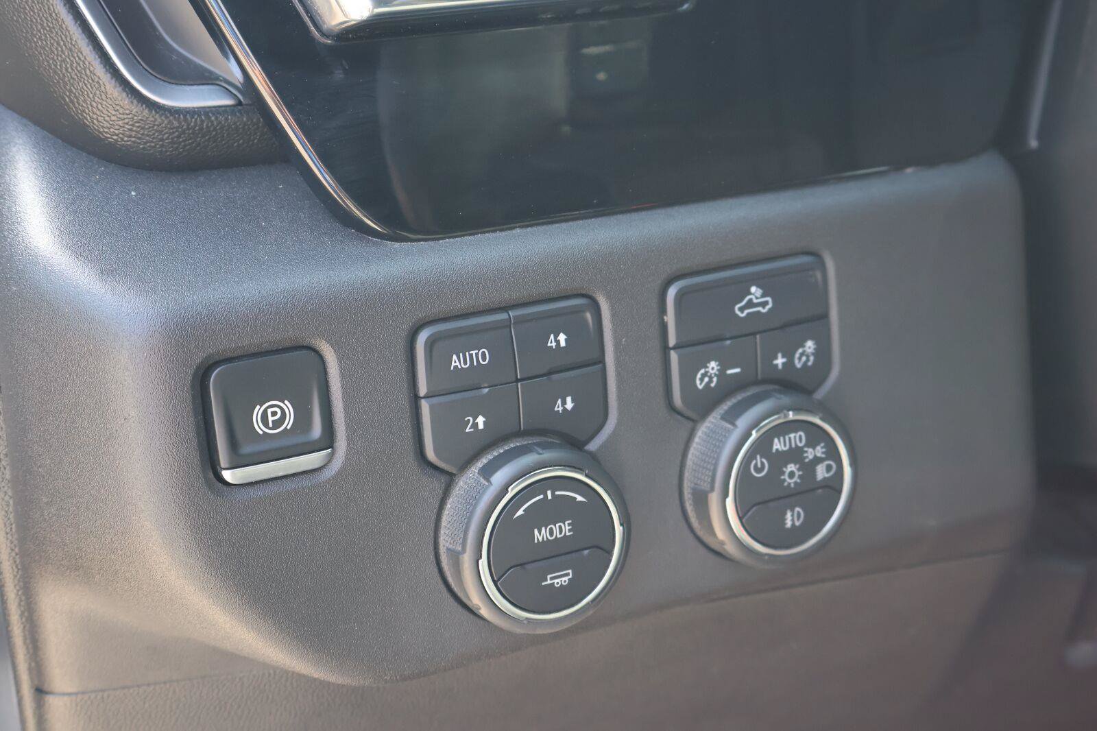Used 2024 Chevrolet Silverado 1500 LT Trail Boss w/ Protection Package AWD/4WD image 22