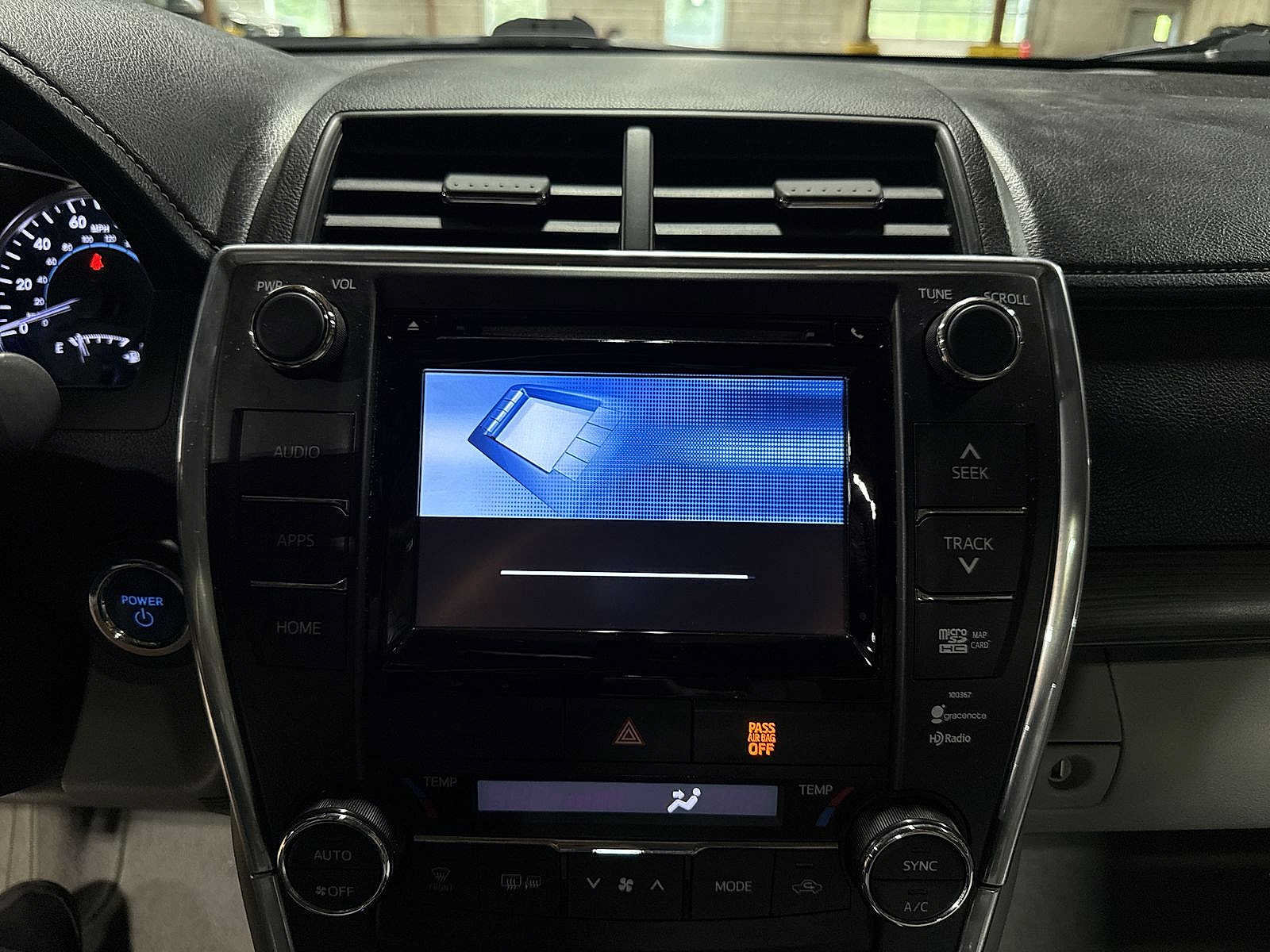 Used 2015 Toyota Camry XLE w/ Moonroof Package FWD image 20
