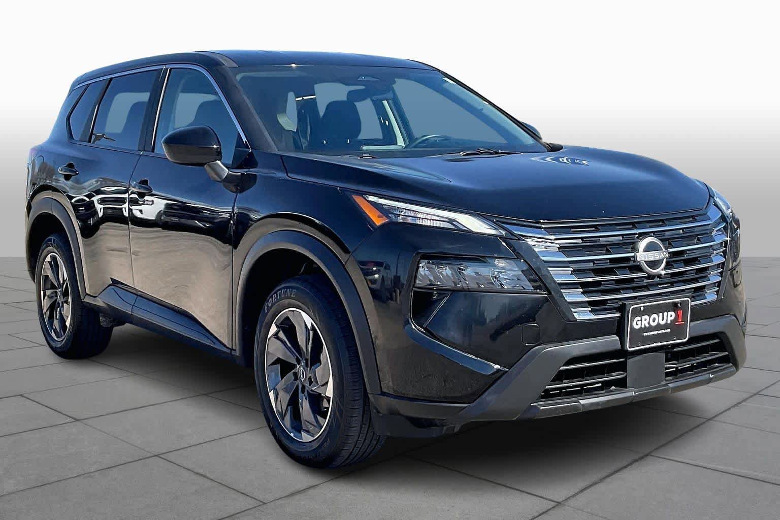 Used 2025 Nissan Rogue SV image 4