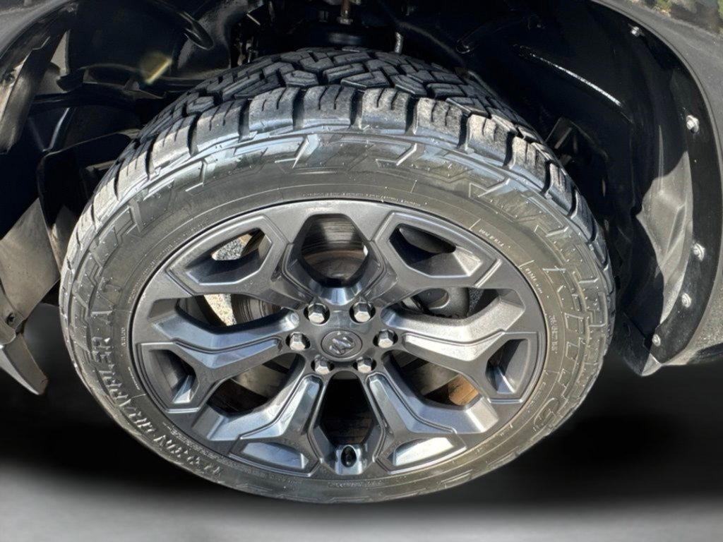 Used 2020 RAM 1500 Limited w/ Black Appearance Package AWD/4WD image 26