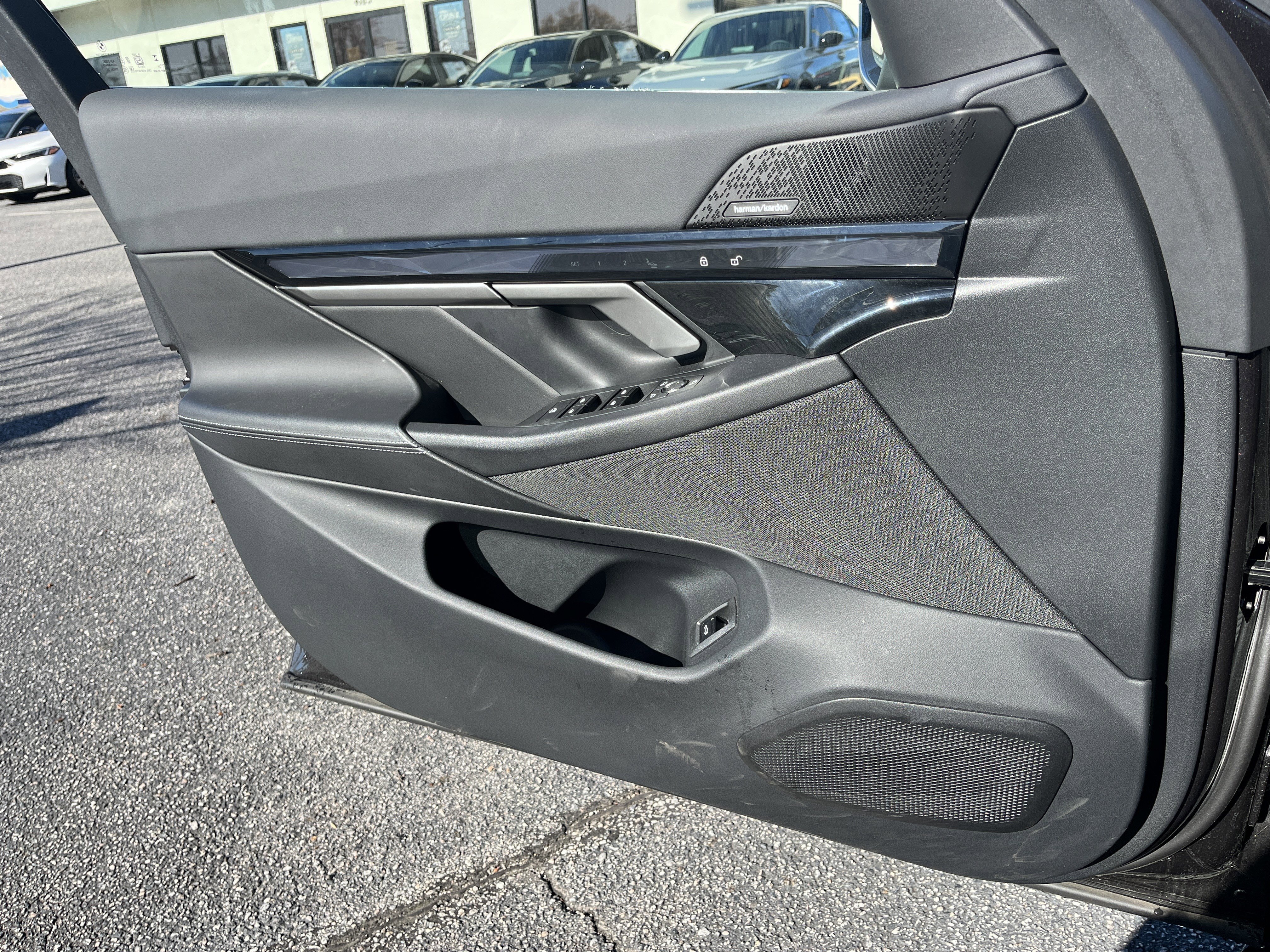 Used 2024 BMW i5 eDrive40i image 15