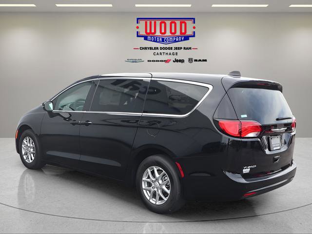 New 2026 Chrysler Voyager LX image 5