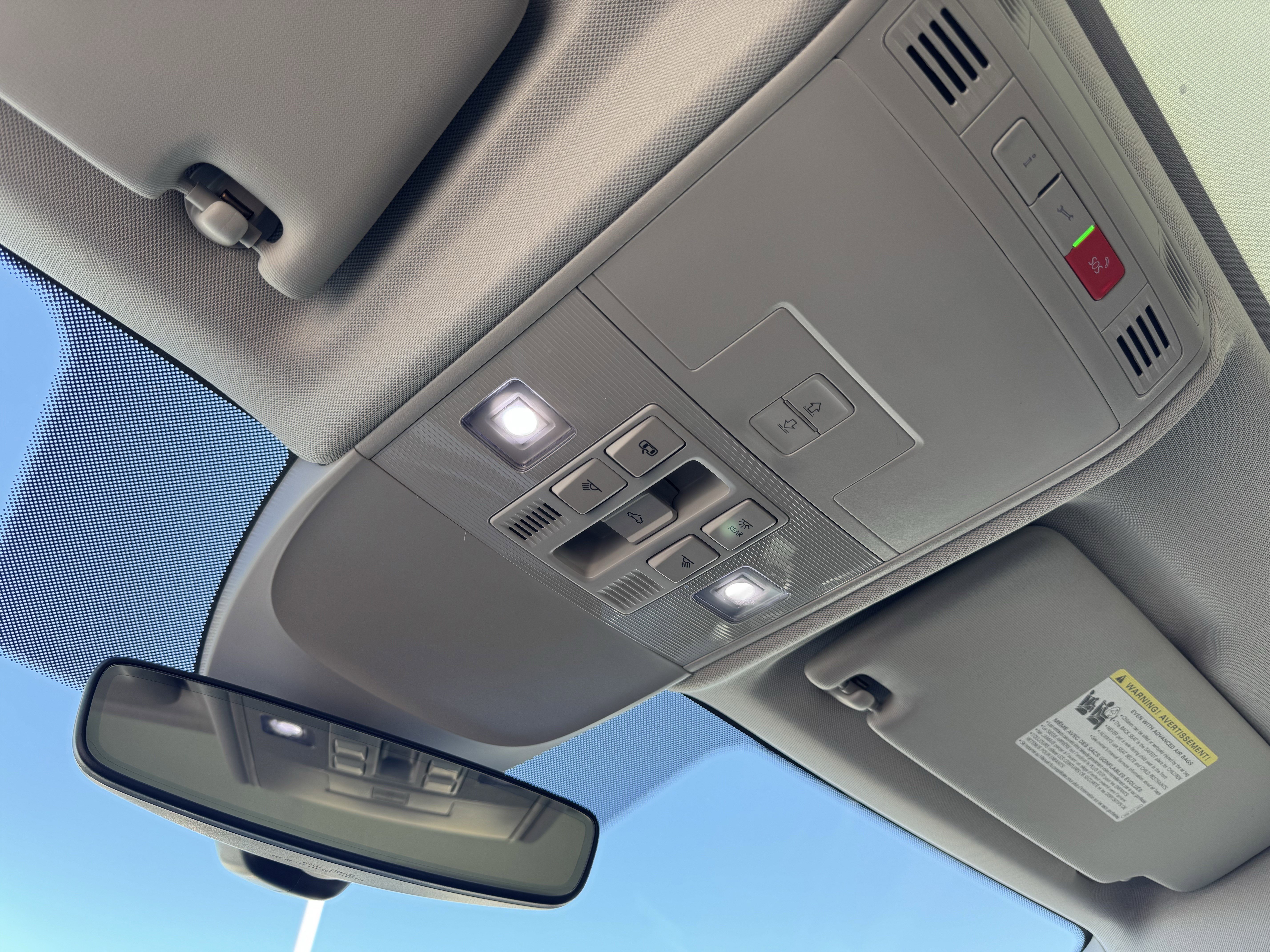 Certified 2025 Volkswagen Taos SE image 31