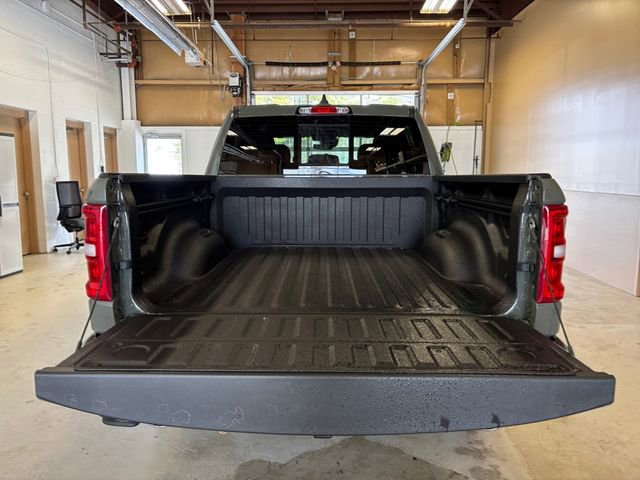 New 2026 RAM 1500 4x4 Crew Cab image 17