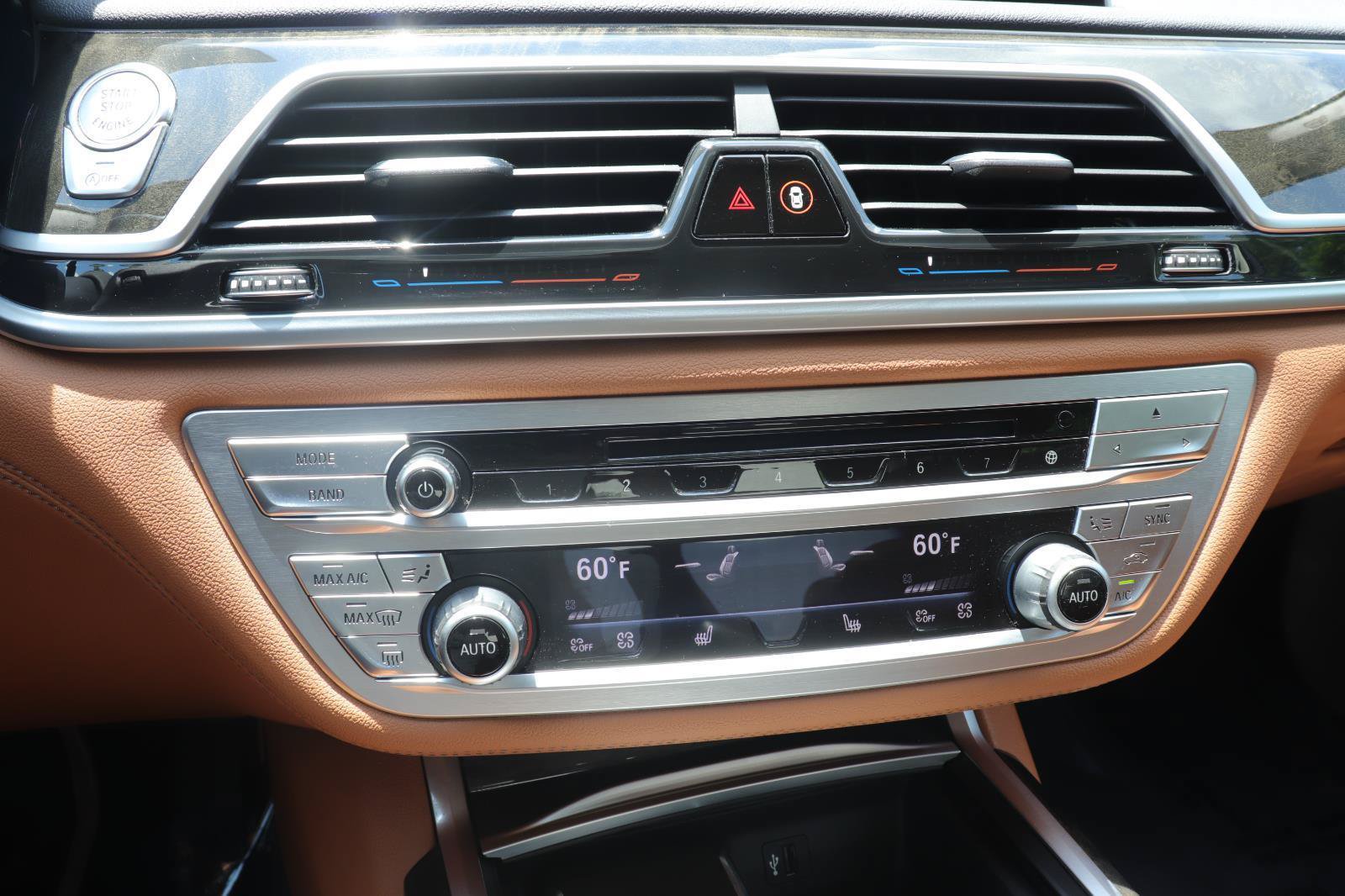 Used 2018 BMW 750i RWD image 33